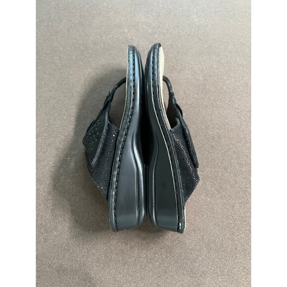 Aravon Cambridge Women'sAdjustable Sandal Black Suede Some Shimmer Thong Size 6 - Picture 6 of 12